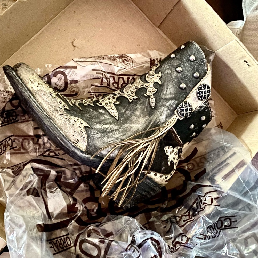 Corral boots